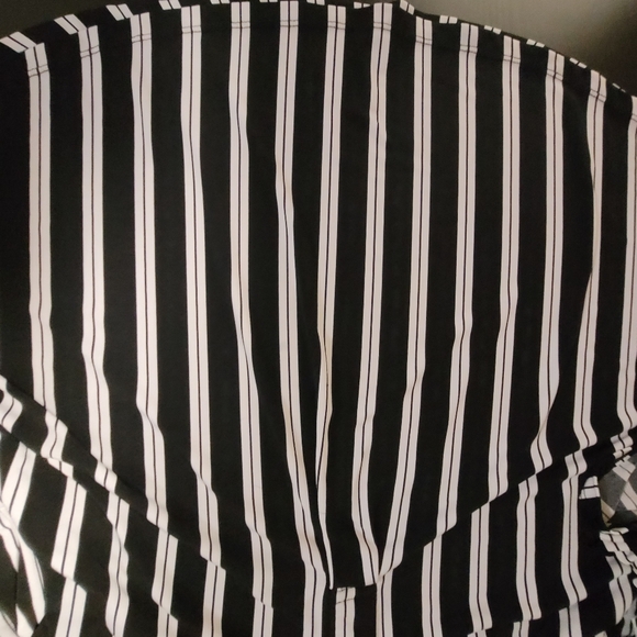 Torrid Studio Knit Lake Yoke Harper black white lace top 00 - Picture 9 of 9